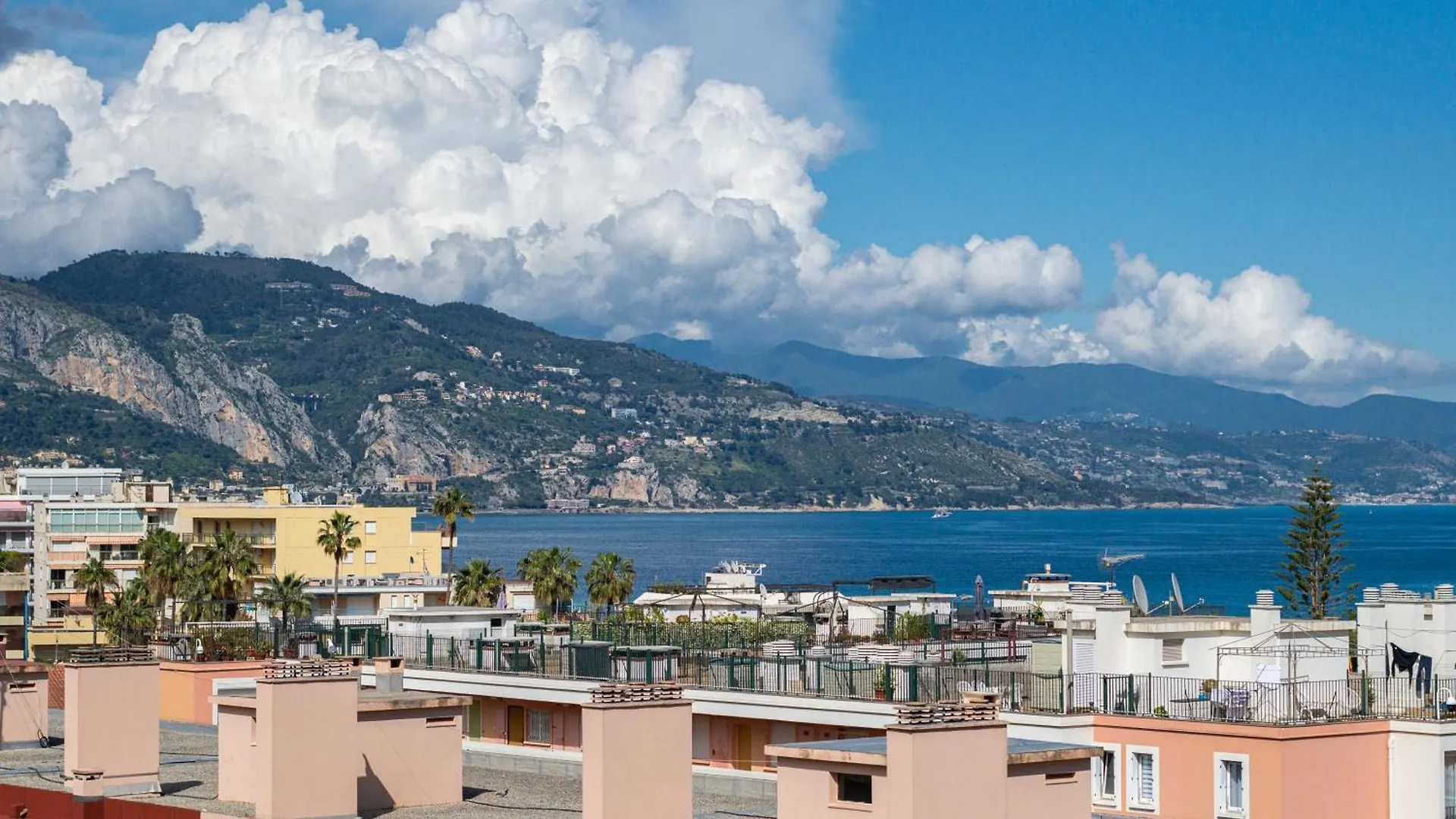 La Plage Cosy 2P Vue Mer & Montagne, Ac, Piscine, Plage Lägenhet Roquebrune-Cap-Martin 0*,  Frankrike